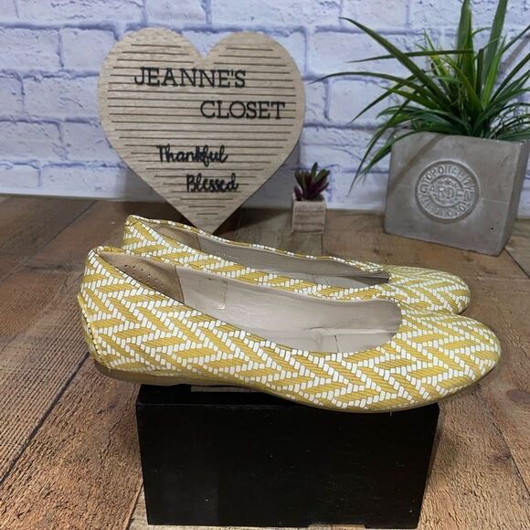 SAS Lacey - Ballet Flat
Color: Chevron Yellow - Picture 8 of 10